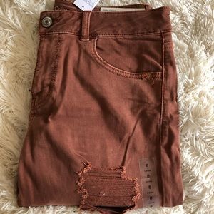 American Eagle Rust colores Tomgirl Jeans